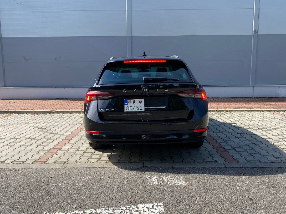 Škoda octavia 2022 110kw automat kokpit - 4