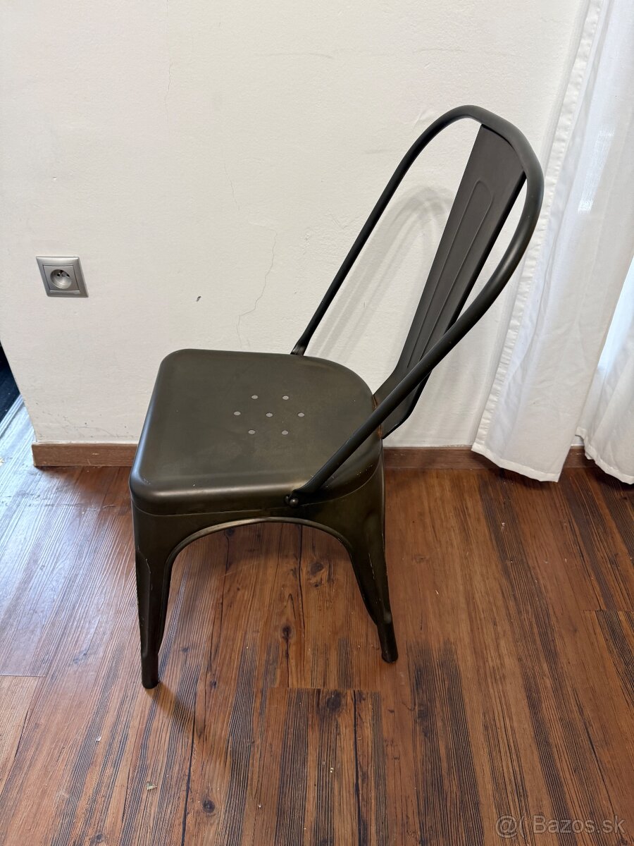 NA PREDAJ – INDUSTRIÁLNE STOLIČKY - 4