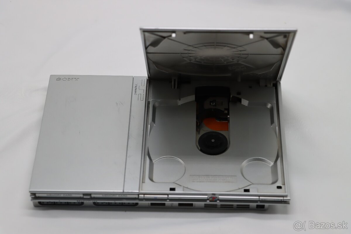 PlayStation 2 Slim Silver SCPH-70004 / komplet prísluš. - 4