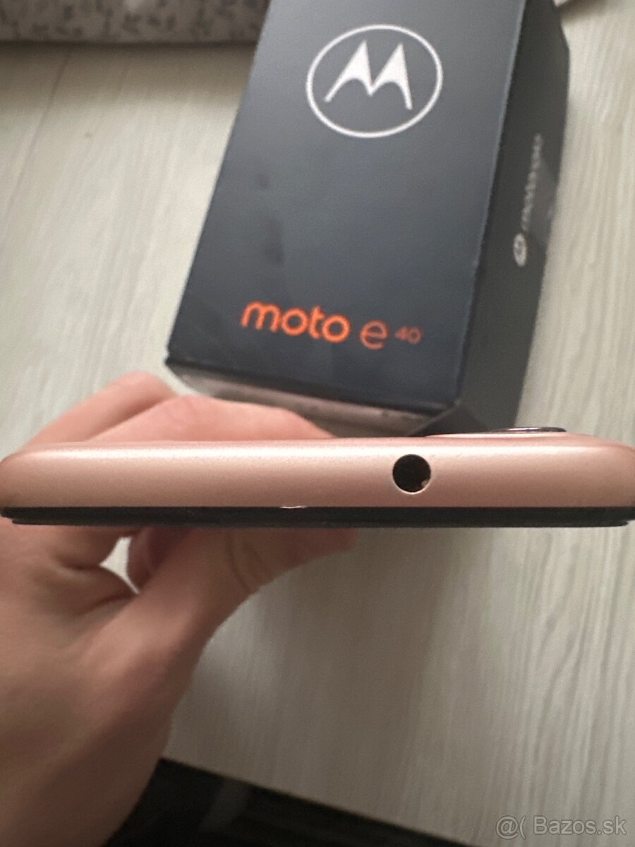 predám motorola e40 - 4