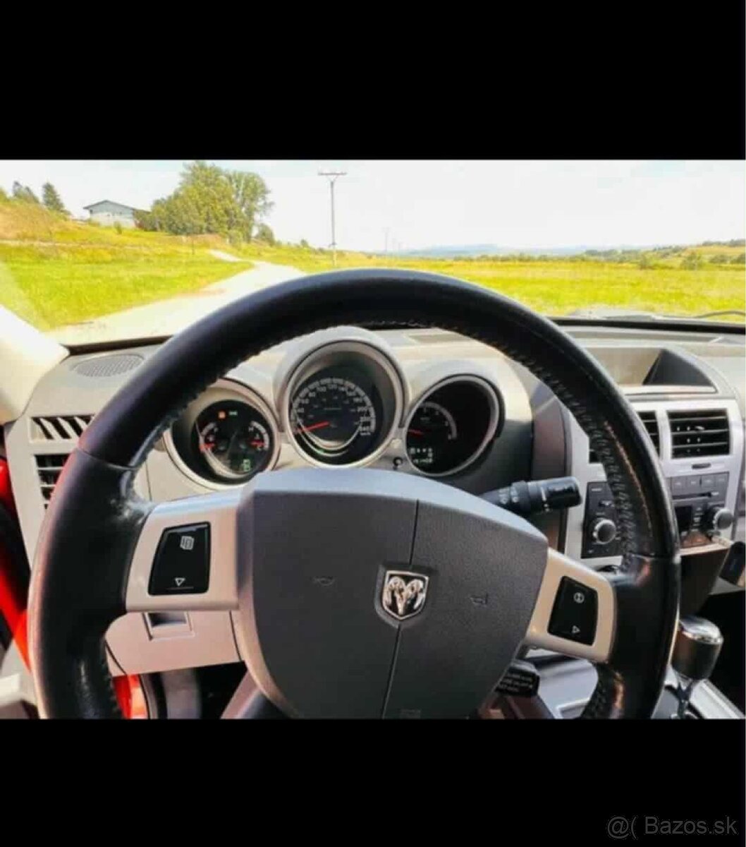 Dodge Nitro - 4