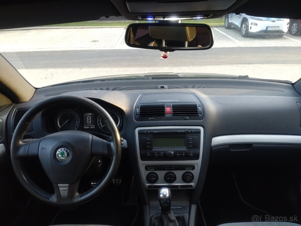 Predám Škoda Octavia 2 RS - 4