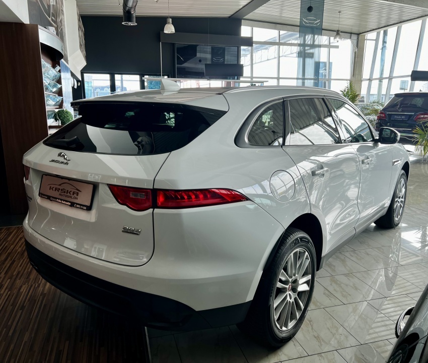 Jaguar F-Pace 2.0D 4x4 Automat, SK ŠPZ, - 4