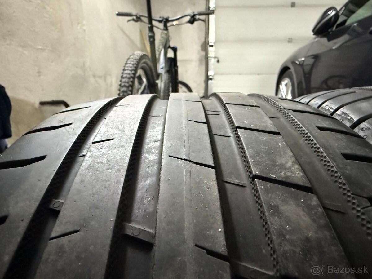 Letné pneu - Nokian Powerproof 225/40 R18 - 4