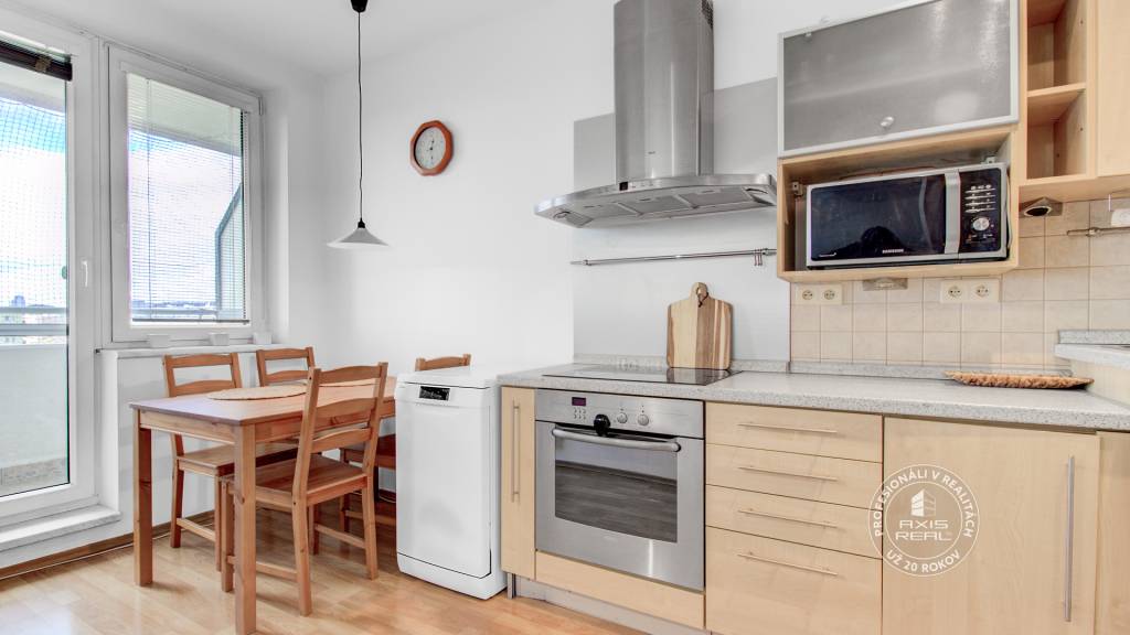 AXIS REAL | 2i byt - tehla, pivnica pri byte, parking, Sv. V - 4