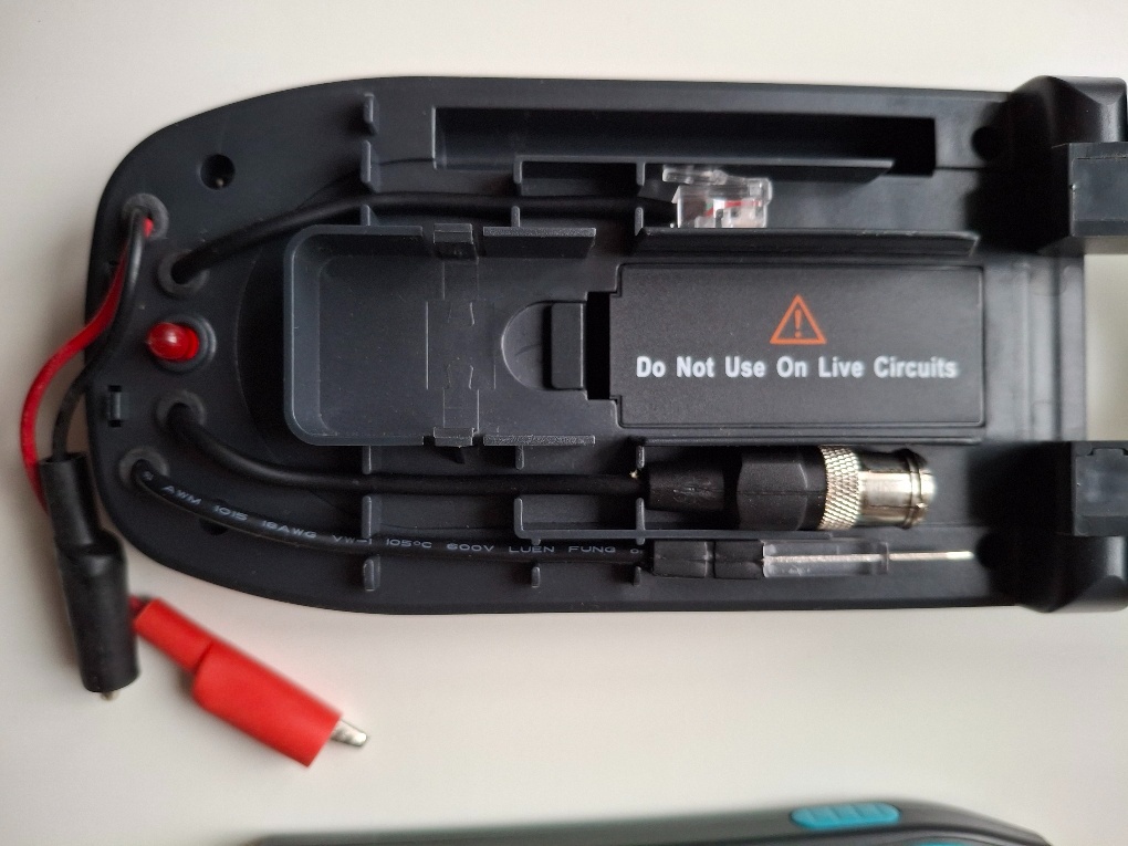 Predám vyhľadávač vodičov a kovových potrubí EM422 - 4