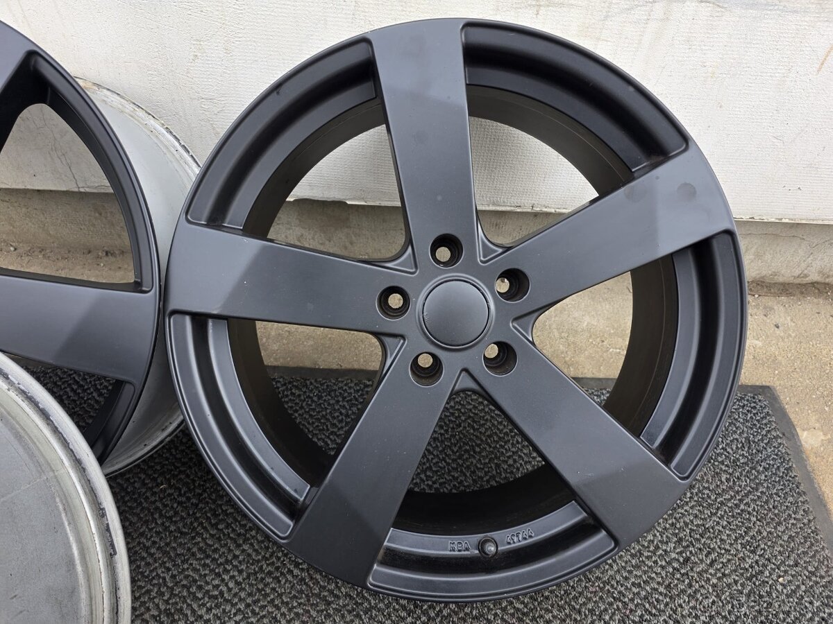 5X115 R19 ALU DEZENT - 4