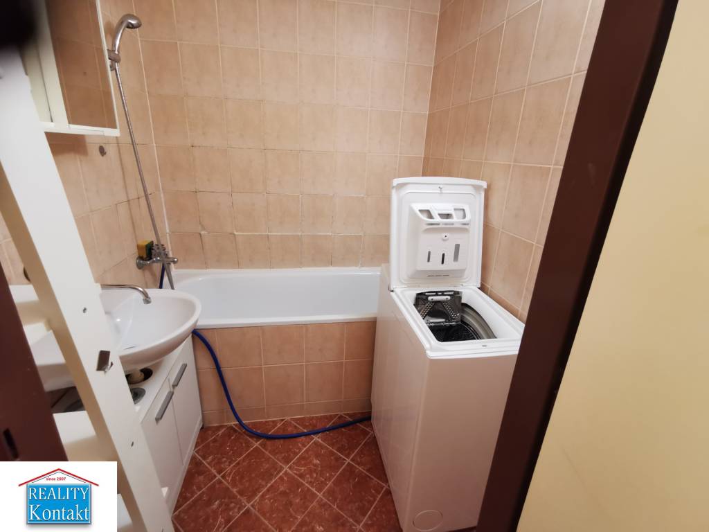 Ponúkame na prenájom 2-izbový byt - Šurany - 4