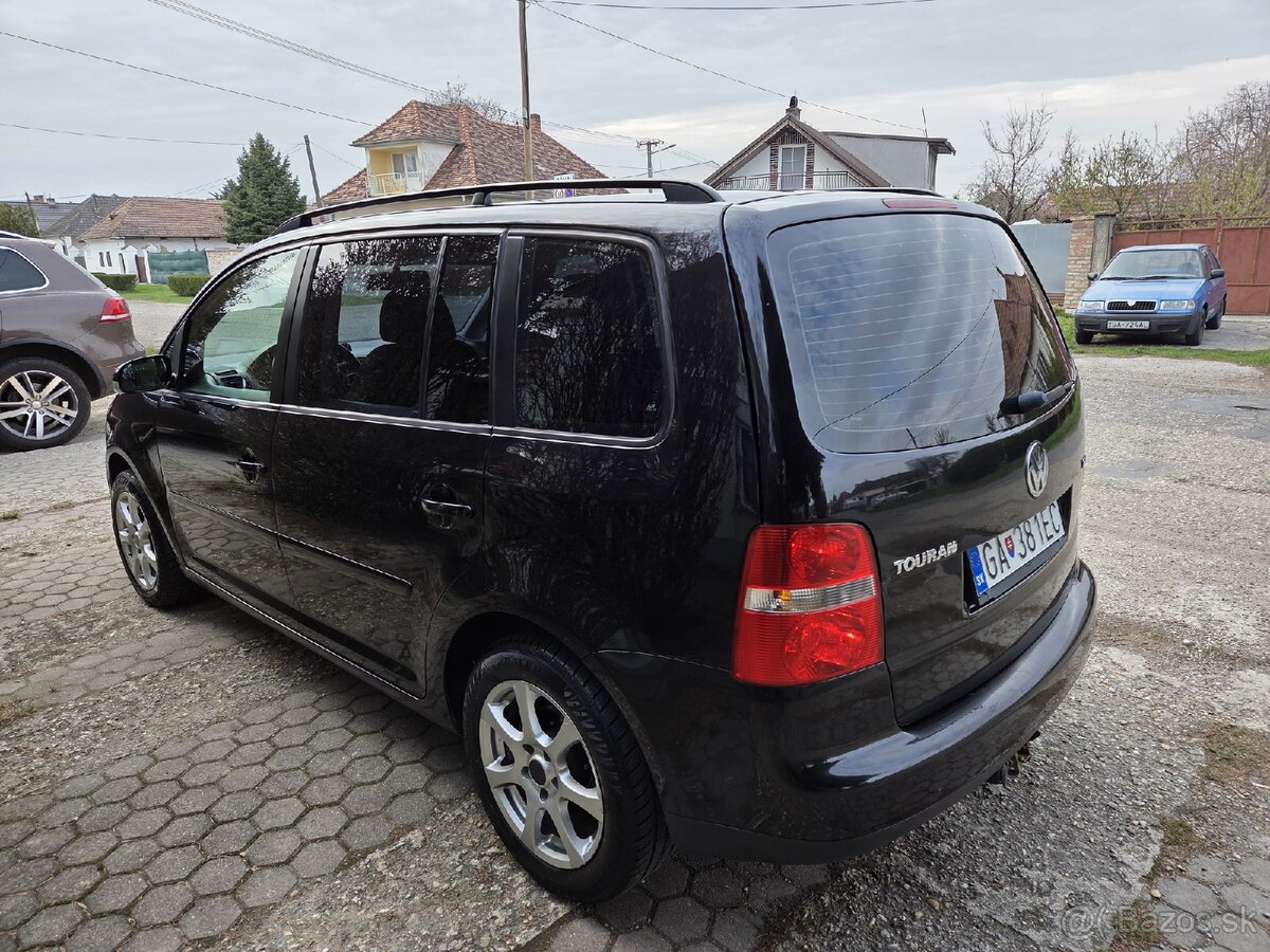 Predám Volksvagen Touran 1.9 - 4