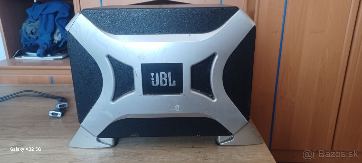 Autorádio+subofer JBL - 4
