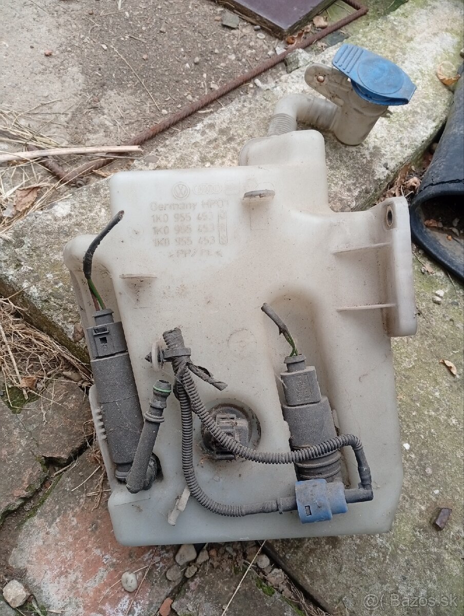 nádobky na vodu do ostrekovačov Octavia 2 - 4