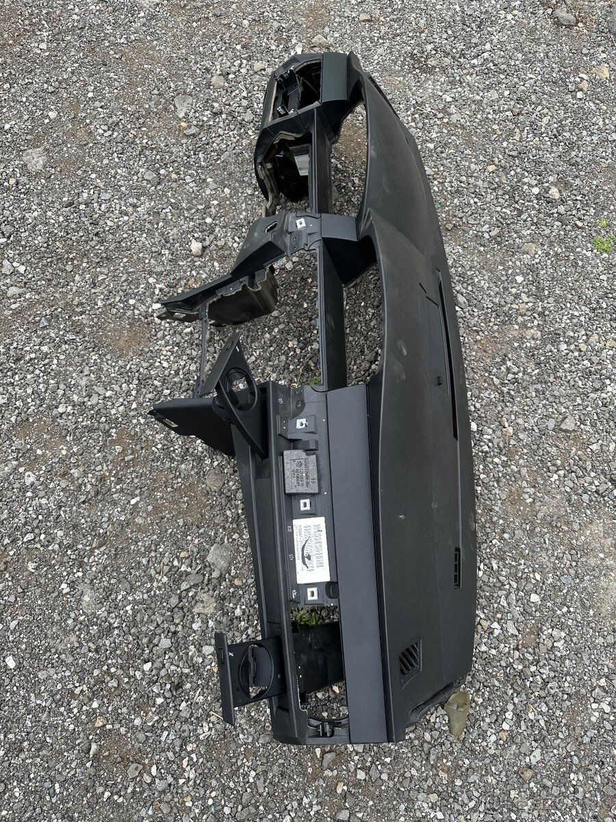 Palubovka BMW e60 e61 s držiakmi nápojov - 4