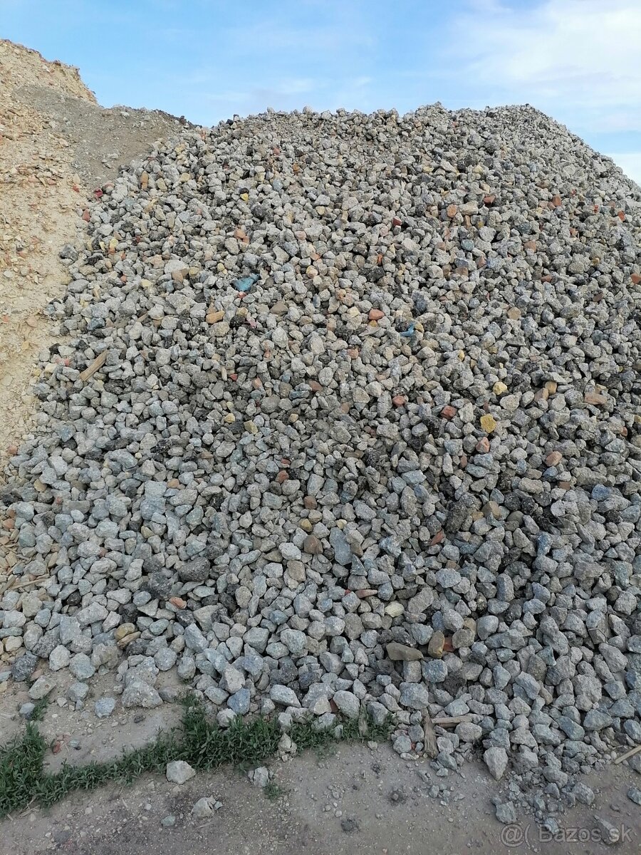 Predám drvený recyklát - 4