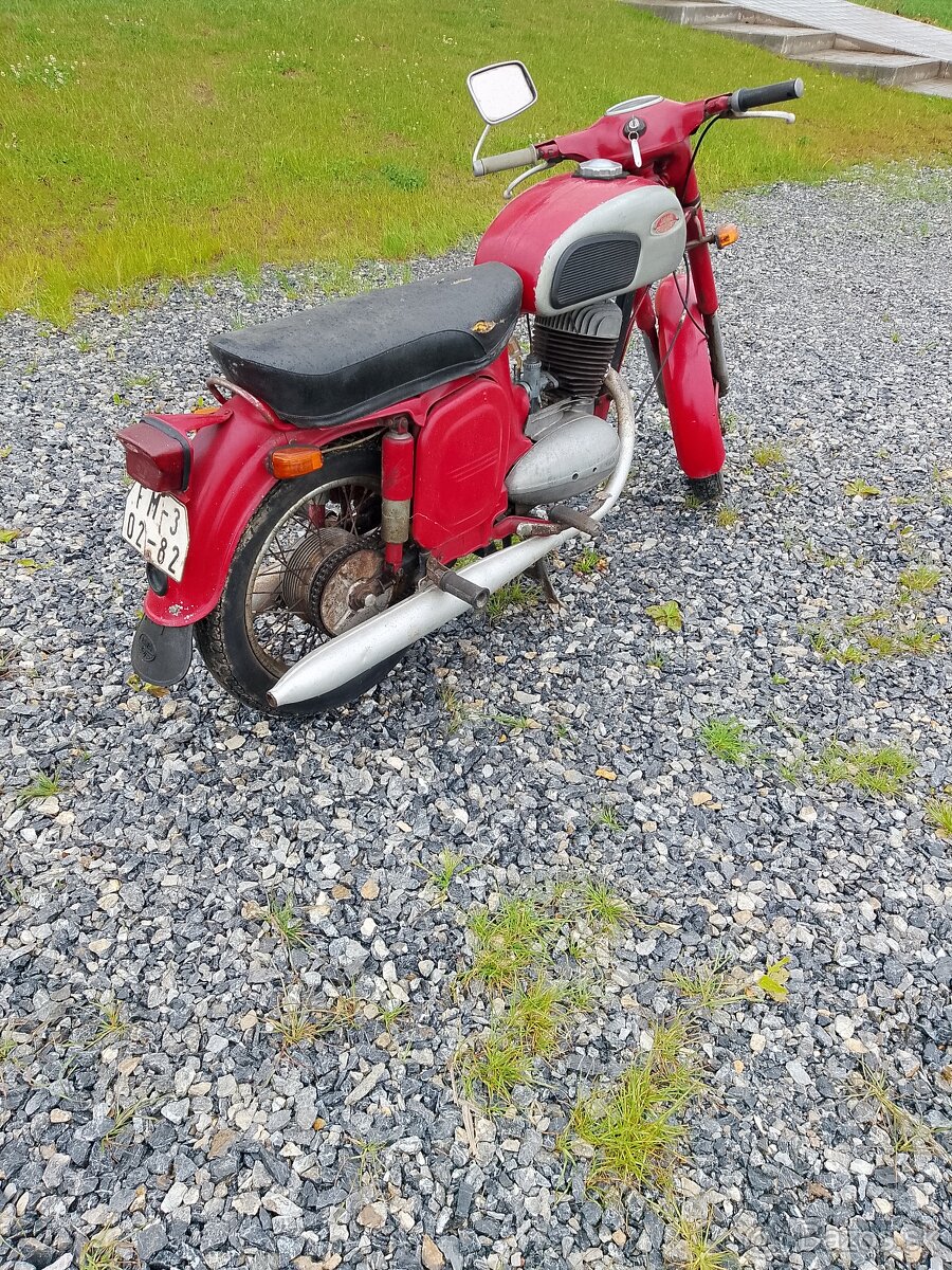 Jawa 250 592 - 4