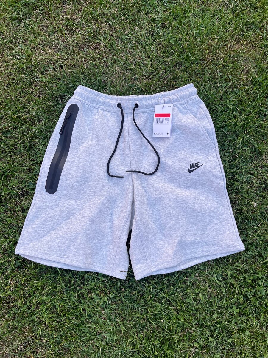 Nike Techfleece shorts kratase M L - 4
