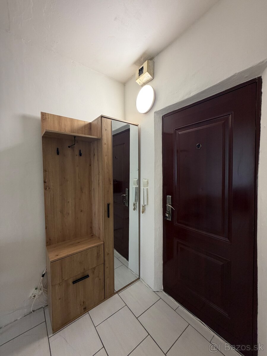 Garsónka s loggiou na prenájom Južná trieda – foto 4