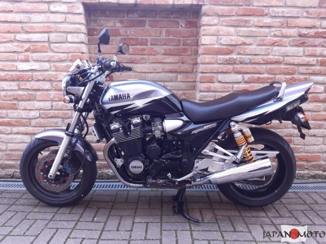 Yamaha XJR1300SP - 4