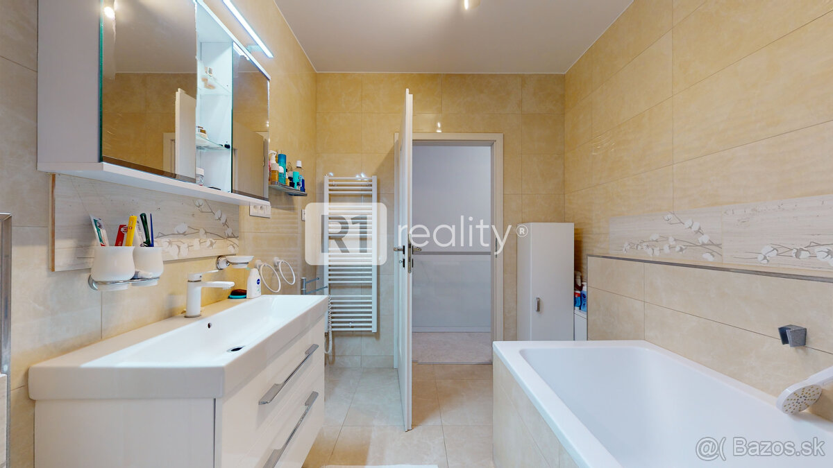 Komfortné 4 izbové bývanie s vlastným pozemkom /vlastný poze - 4
