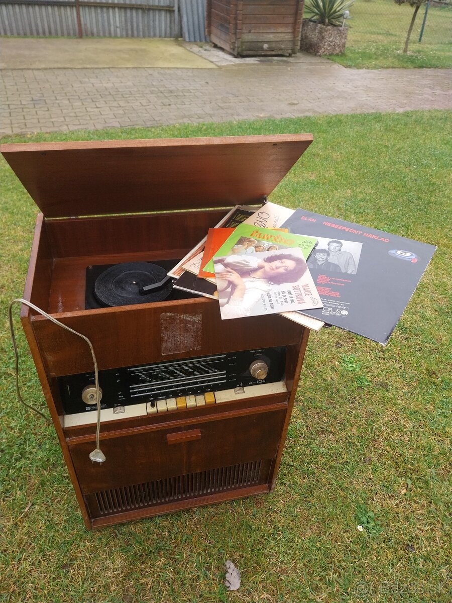 Starožitné rádio s gramofónom - 4