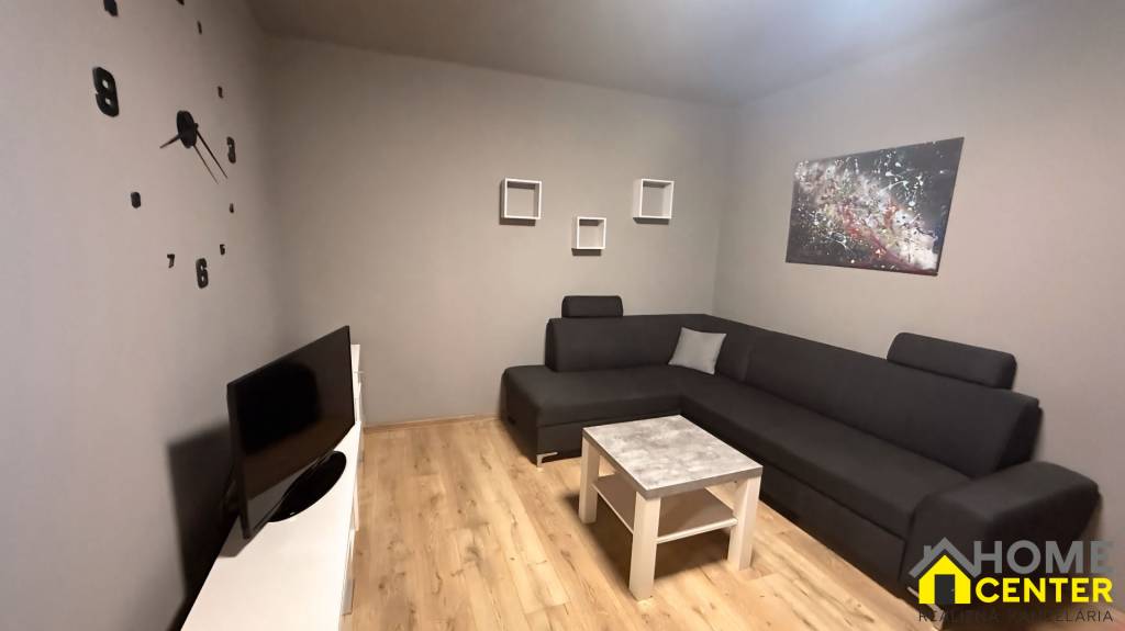 Prenájom 1 izbový zrekonštruovaný byt v blízkosti centra Kom - 4