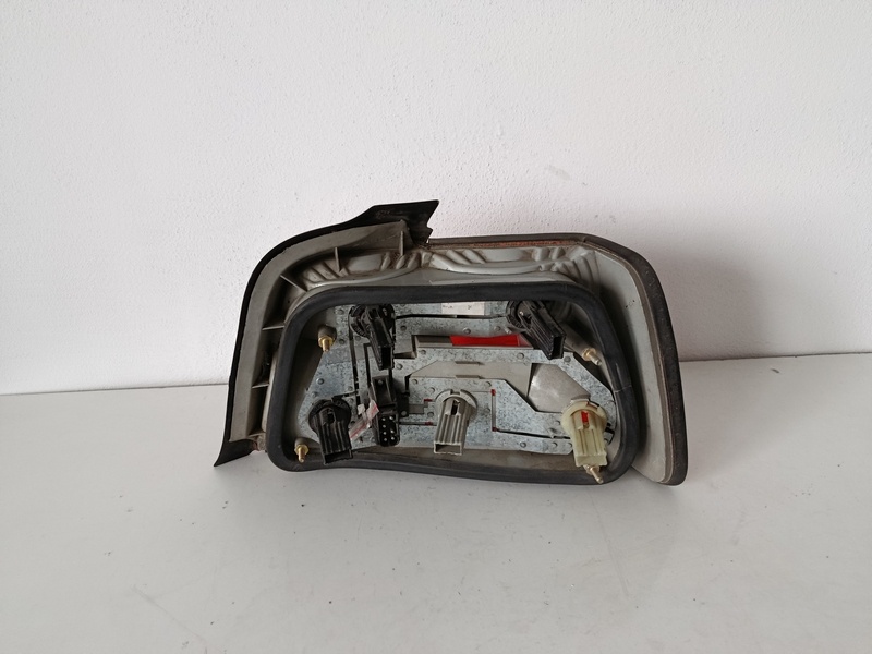 svetlo LZ bmw e36 50€ - 4