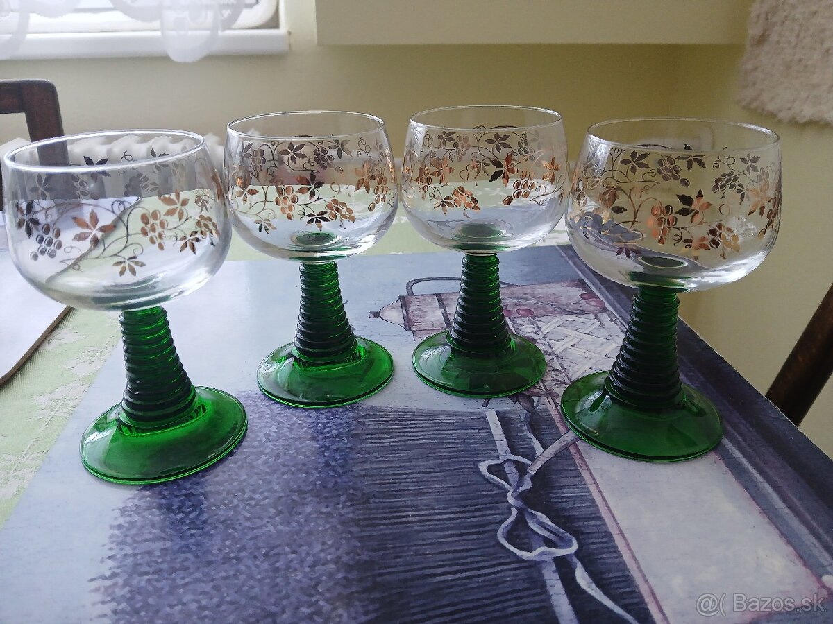Poháre so zelenou stopkou - 4