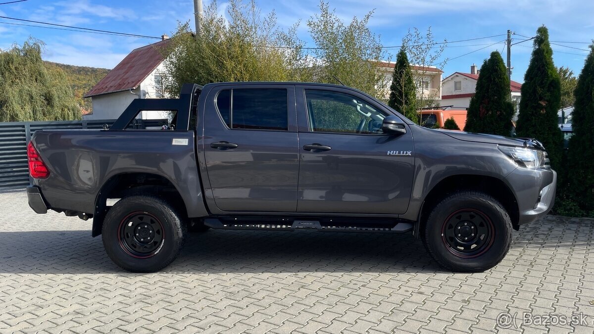 TOYOTA HILUX 2.4 D-4D - PREDAJ AJ NA SPLÁTKY