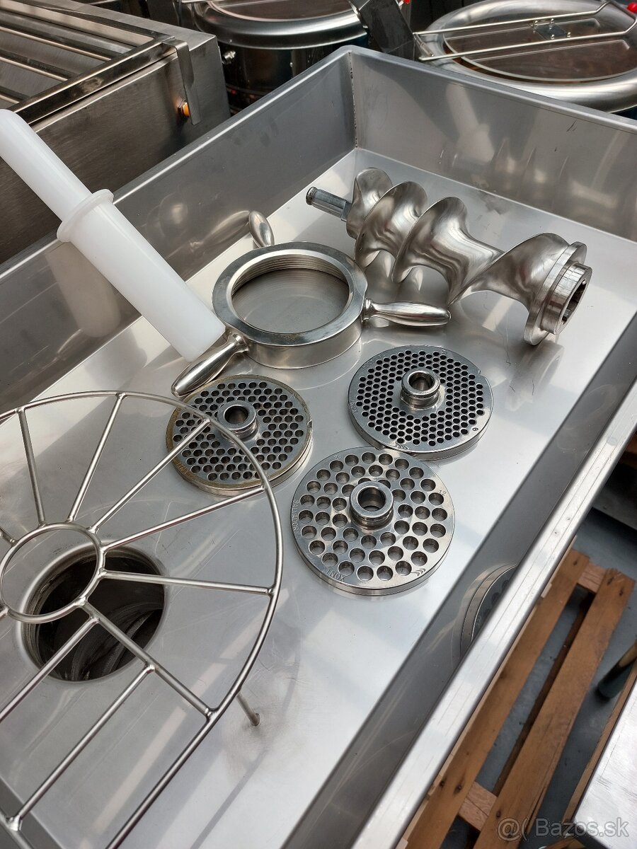 Mlynček na mäso 42 Mäsiarský vlček rezačka mäsa 42 - 4