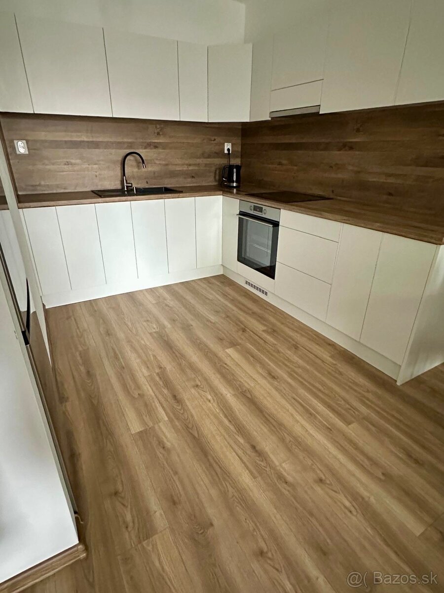 Na predaj veľký 2-izbový byt v novostavbe pri parku - 4