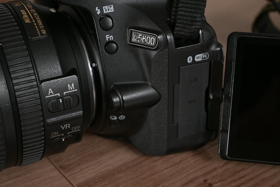 Nikon D5600 wifi + BT- otocny dotyk.disp. - 18-140 mm VR AF - 4