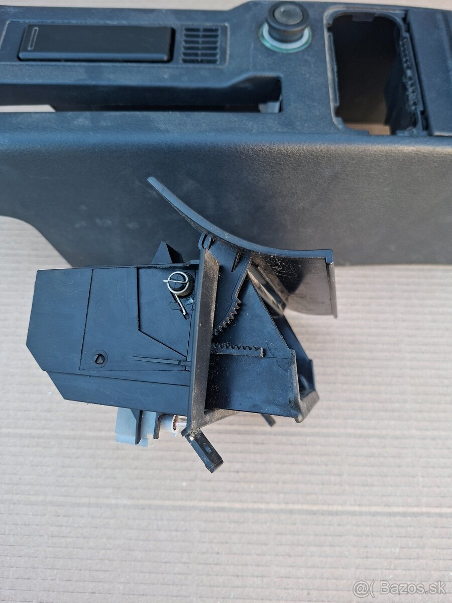 Popolnik + držiak napojov Octavia 1 - 4