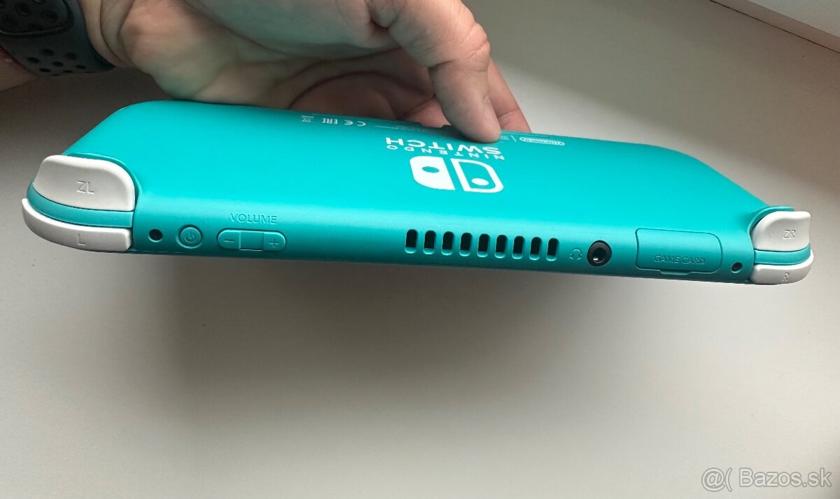 Nintendo Switch Lite - 4