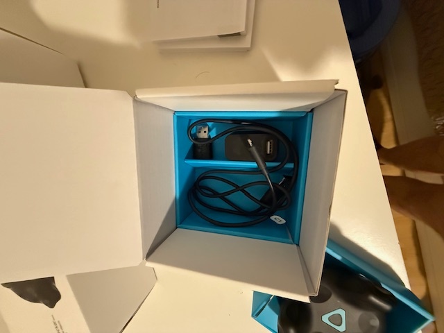 3x HTC Vive tracker strap + 3x HTC Tracker 2.0 - 4