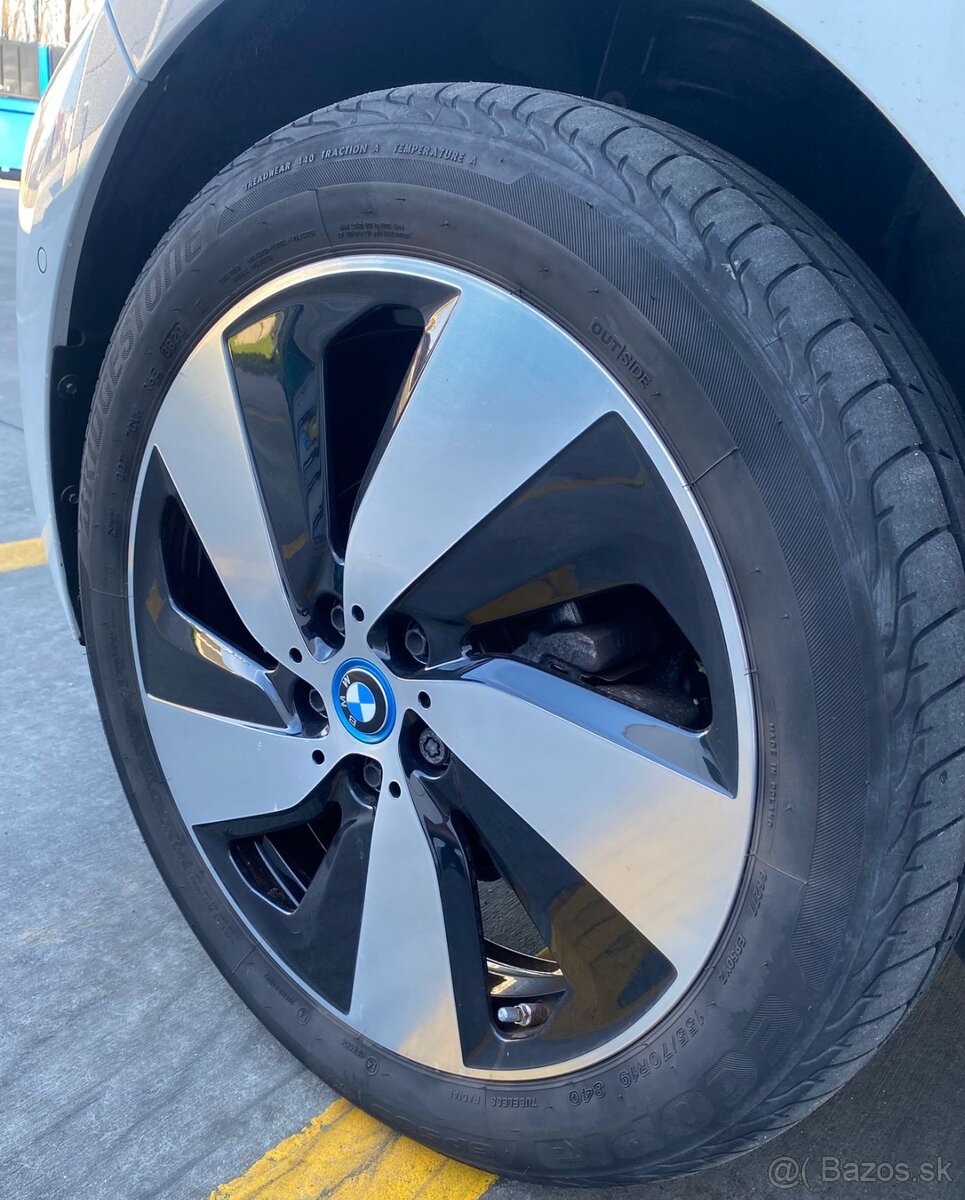 BMW i3 120 Ah 2021 Super výbava - 4