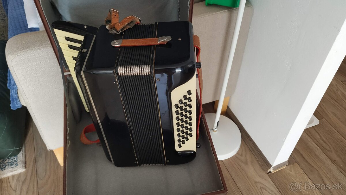 Harmonika / akordeon Lignatone 32-basový - 4