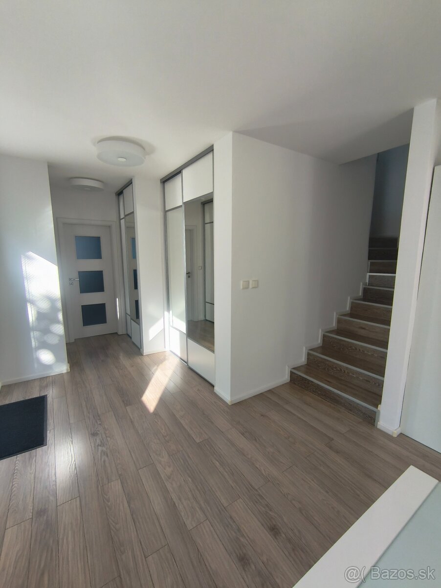 Zariadený RD 125 m² +terasa+garáž=prenájom - 4