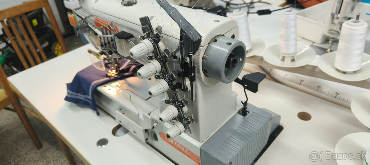 Průmyslový coverlock Siruba F007K - 4