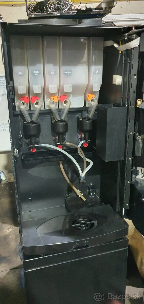 Kávomat Rheavendors XM180H5 - 4