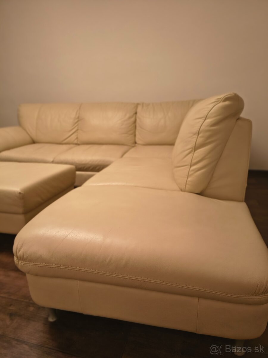 Kožený rozkladací gauč s taburetkou - 4