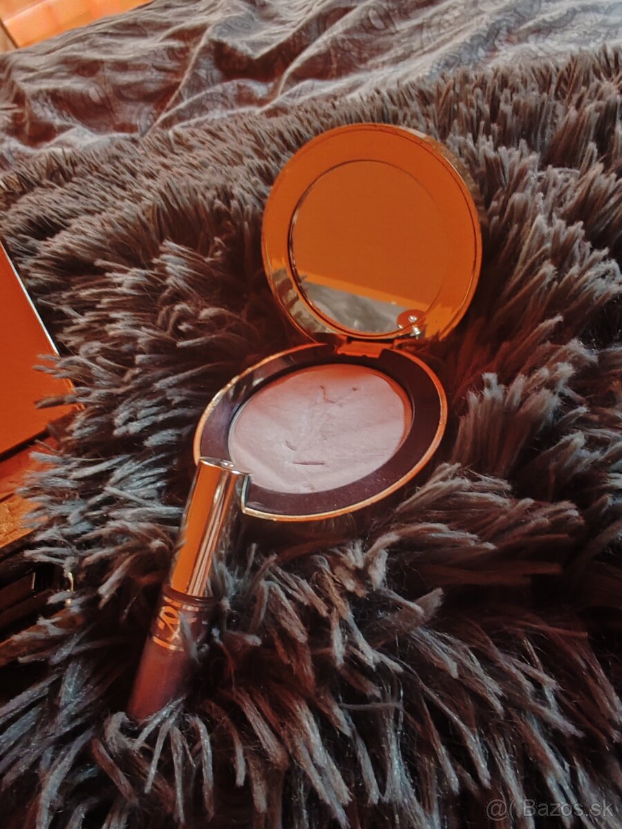 Tiene a licenka plus lesk na pery ysl - 4