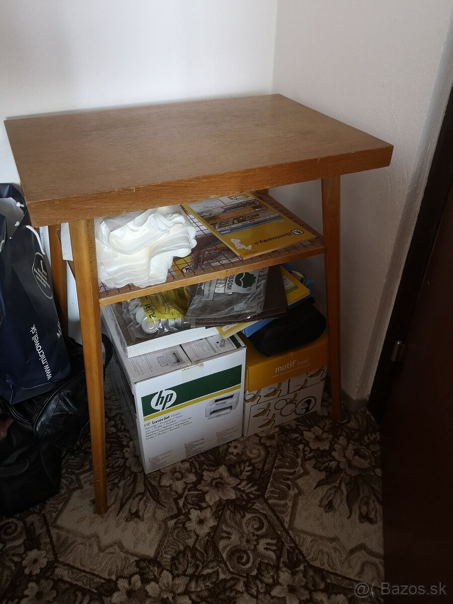 Stoly a stoličky - 4