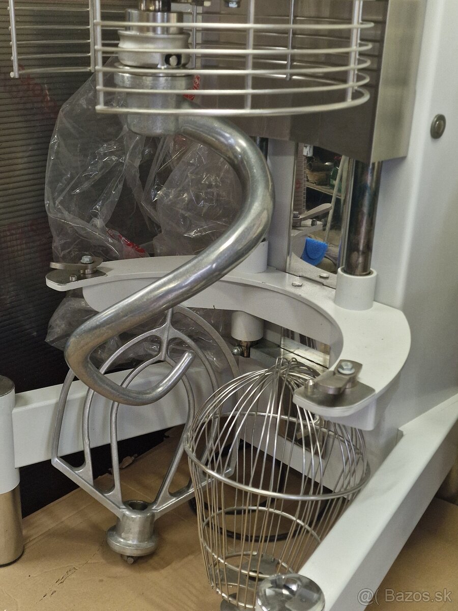 Univerzálny robot Sigma 60L - 4