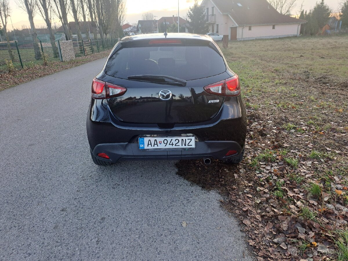 Predam Mazda 2 1.5 benzin nova stk ek 57000km - 4
