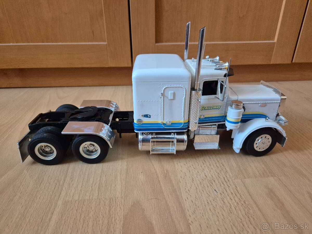 Prodám model 1:24 Peterbilt 359 s návěsem - 4