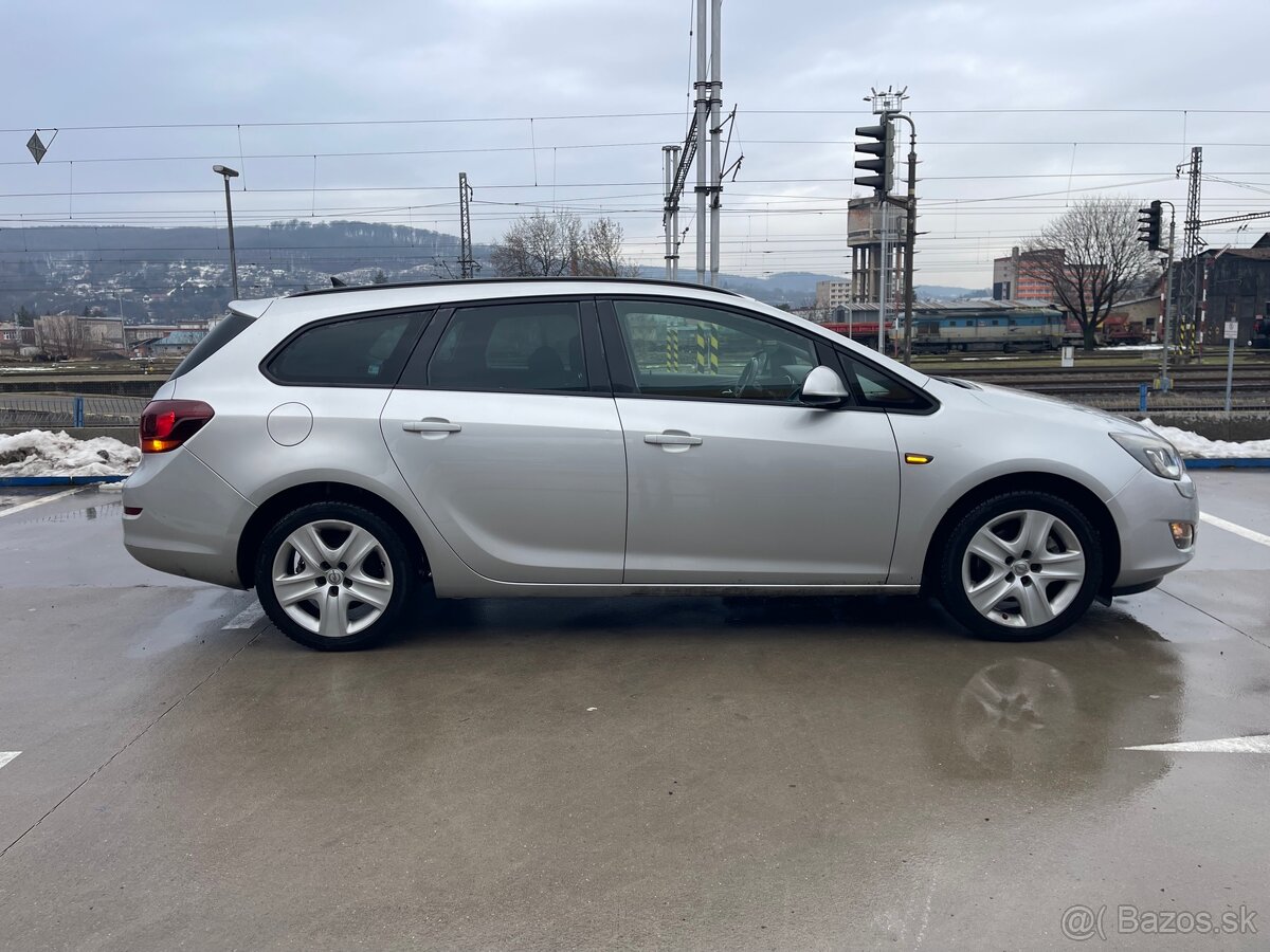 Opel Astra J 1.7Cdti r.v.2011 - 4