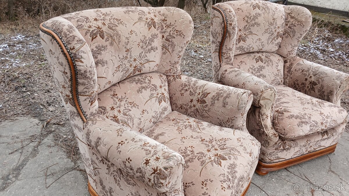 Masivní křeslo ušák - 4