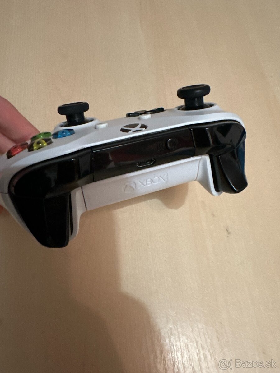 Xbox wireless controller (ovladáč) - 4