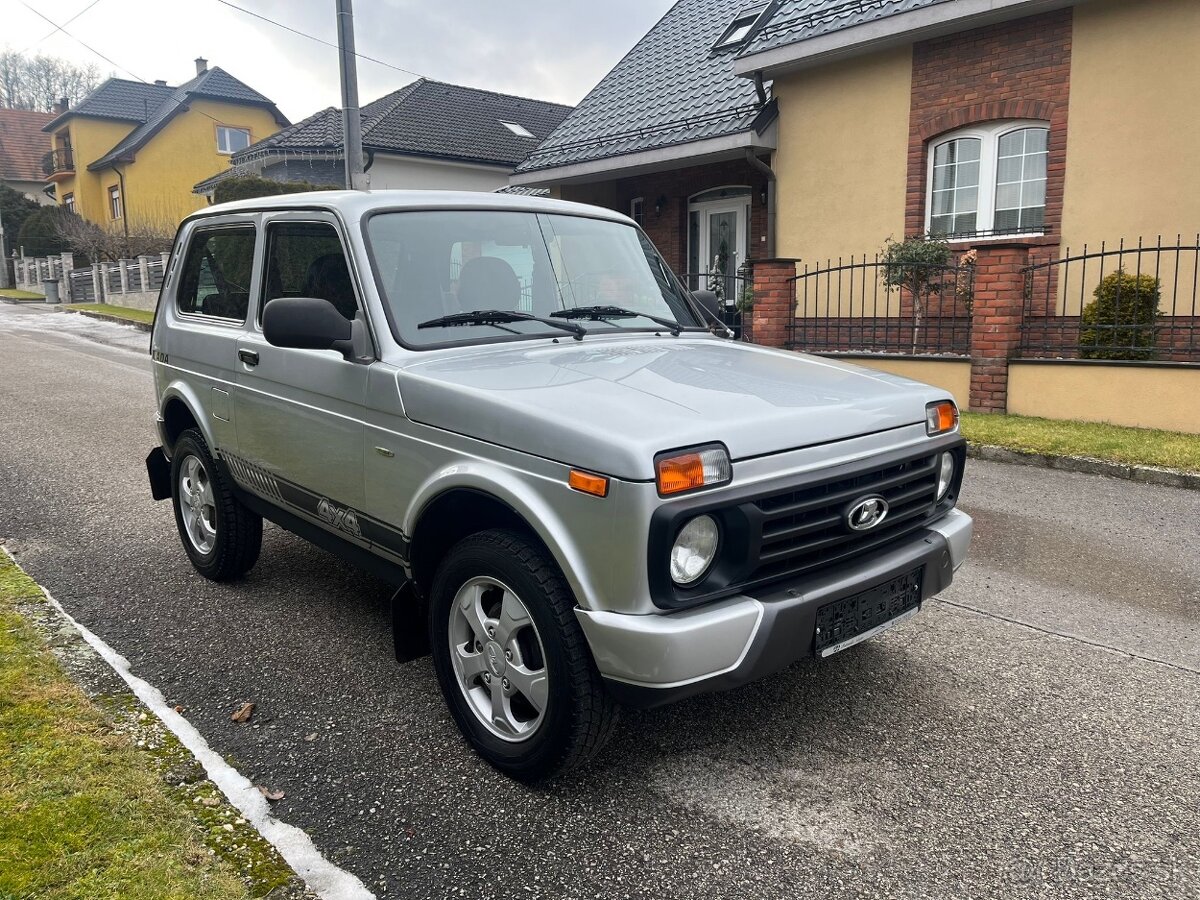 Lada Niva 1.7i Urban - 4
