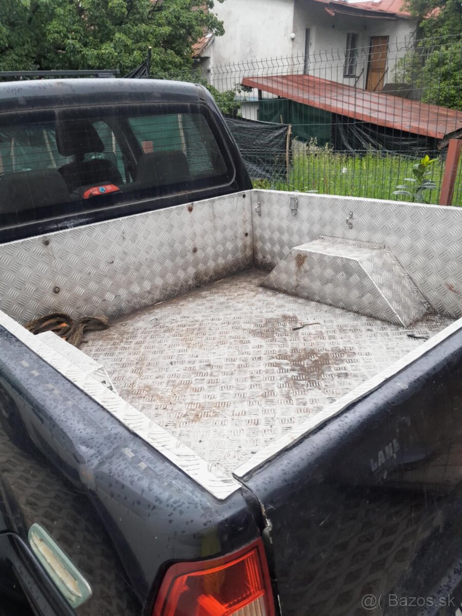Tata Xenon