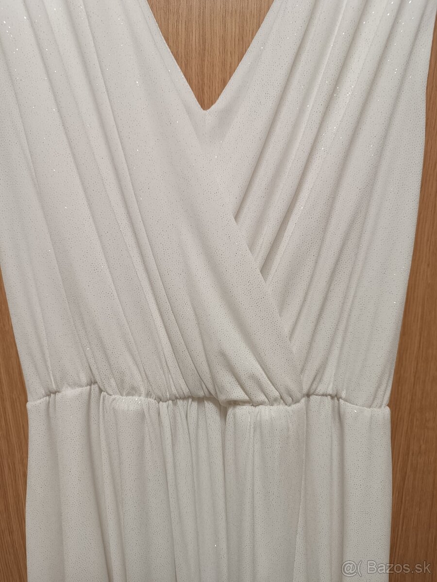 Trblietavé svadobné šaty s rozparkom - 4